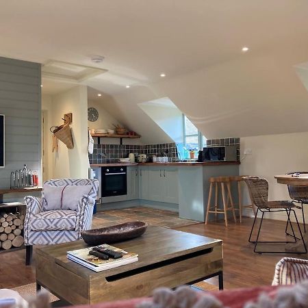 Larkham Loft Apartment Teffont Magna ภายนอก รูปภาพ