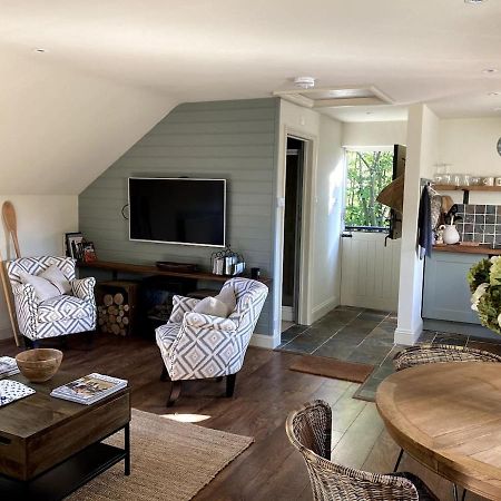 Larkham Loft Apartment Teffont Magna ภายนอก รูปภาพ