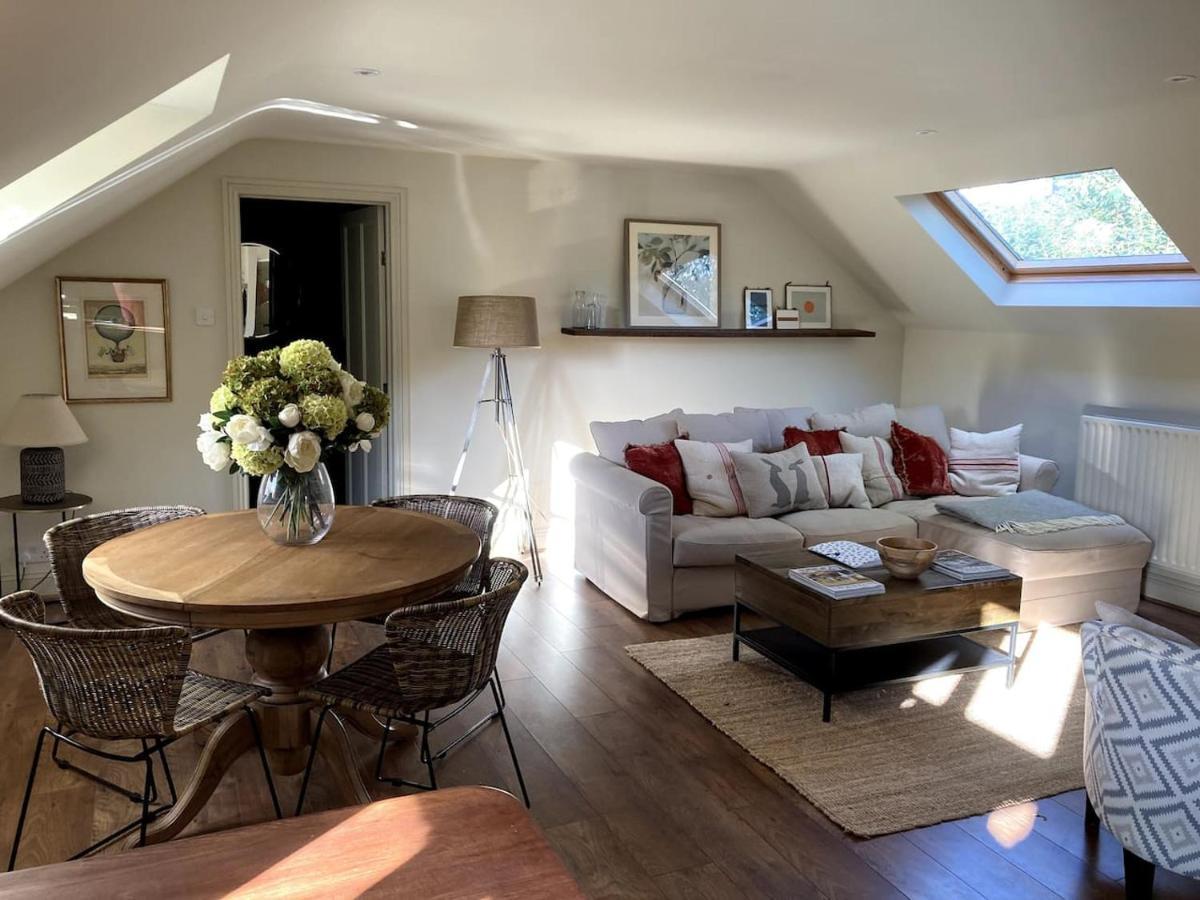Larkham Loft Apartment Teffont Magna ภายนอก รูปภาพ