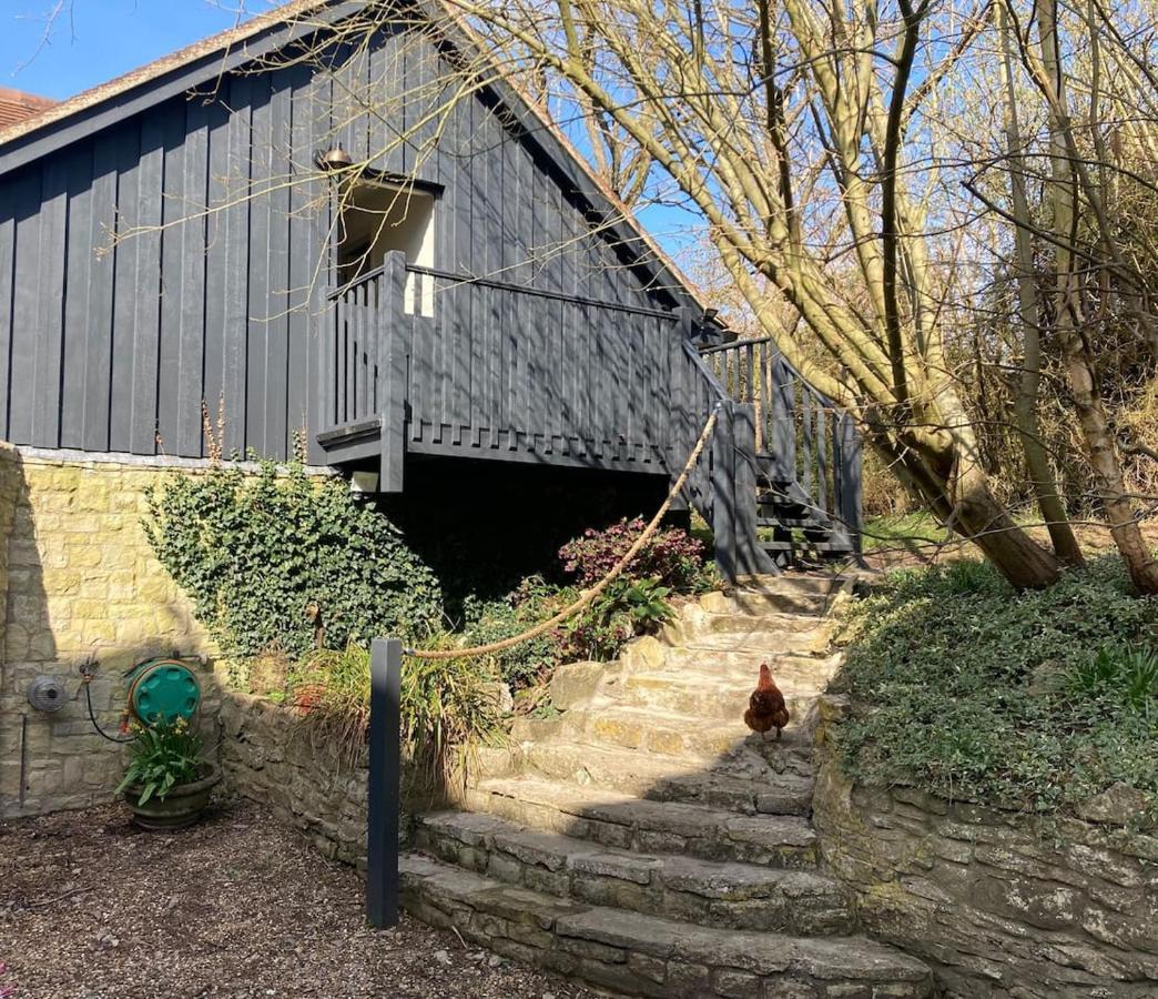 Larkham Loft Apartment Teffont Magna ภายนอก รูปภาพ