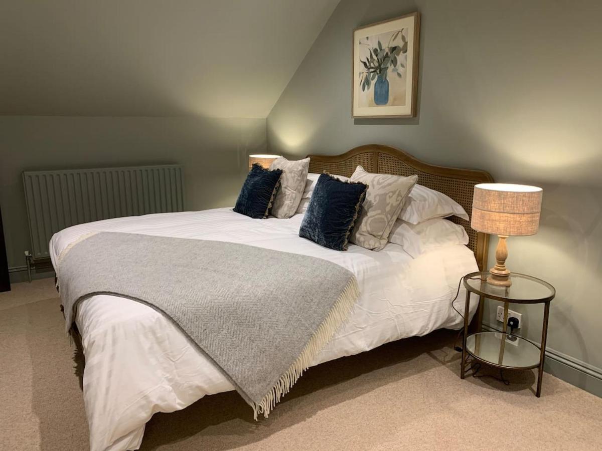 Larkham Loft Apartment Teffont Magna ภายนอก รูปภาพ